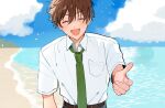  1boy arm_at_side beach belt breast_pocket chinese_commentary closed_eyes cloud collared_shirt commentary_request dress_shirt ensemble_stars! facing_viewer fingernails green_necktie highres male_focus morisawa_chiaki necktie ocean open_collar open_mouth oshi_cutepm outdoors outstretched_arm pocket shirt short_hair short_sleeves smile solo upper_body white_shirt 