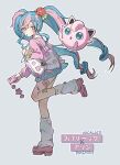  1girl blue_hair blue_skirt catzz character_name charm_(object) commentary copyright_name fairy_miku_(project_voltage) flower full_body grey_background hair_flower hair_ornament hatsune_miku holding holding_phone holding_strap jigglypuff long_hair long_sleeves looking_at_another loose_socks multicolored_hair nail_polish outline phone pink_footwear pink_hair pink_sweater pokemon pokemon_(creature) project_voltage red_flower red_nails scrunchie shoes simple_background skirt socks solo standing standing_on_one_leg sweater twintails two-tone_hair very_long_hair vocaloid white_bag white_outline white_socks x_hair_ornament yellow_flower 