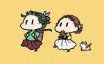  2girls basket beads blush bow brown_hair cat chibi chinese_clothes eating freckles green_hair hair_beads hair_bow hair_ornament holding holding_basket kusuriya_no_hitorigoto kyoufuu_all_back_(vocaloid) maomao_(kusuriya_no_hitorigoto) marching multiple_girls nekokurage_(gen&#039;eikai_tsuushin) simple_background xiaolan_(kusuriya_no_hitorigoto) yellow_background 