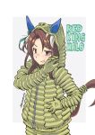  1girl animal_ears as&#039;maria brown_hair character_name cosplay green_jacket highres hood hooded_jacket horse_ears horse_girl horse_tail jacket king_halo_(umamusume) long_hair name_connection ojou-sama_pose open_mouth parted_bangs pink_eyes red_king_(ultra_series) red_king_(ultra_series)_(cosplay) signature simple_background smile solo standing tail ultra_series umamusume upper_body white_background 