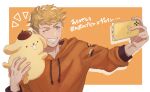  1boy beret blonde_hair blush crossover granblue_fantasy green_eyes hat highres holding holding_phone hood hood_down hoodie male_focus one_eye_closed orange_hoodie phone pompompurin rapipig_(rapi_dff) sanrio selfie short_hair smile solo teeth vane_(granblue_fantasy) 