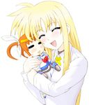  blonde_hair blush_stickers character_doll chibi closed_eyes doll_hug fate_testarossa gloves long_hair lyrical_nanoha magical_girl mahou_shoujo_lyrical_nanoha_strikers object_hug shirogane_kihen solo takamachi_nanoha twintails 