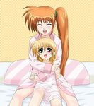  closed_eyes green_eyes heterochromia lyrical_nanoha mahou_shoujo_lyrical_nanoha_strikers mother_and_daughter multiple_girls pajamas red_eyes red_hair shirogane_kihen side_ponytail takamachi_nanoha vivio 