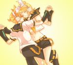  1girl bad_id bad_pixiv_id brother_and_sister ebimayo holding kagamine_len kagamine_rin siblings twins vocaloid 