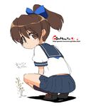  brown_eyes brown_hair oekaki onija_tarou original ponytail school_uniform serafuku solo squatting 