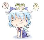  ? blue_eyes blue_hair bow chibi cirno frog ice ice_wings kito_(sorahate) lowres o_o open_mouth short_hair solo spoken_question_mark touhou wings 