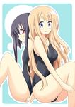  back-to-back black_hair blonde_hair blue_eyes dekosuke k-on! kotobuki_tsumugi long_hair multiple_girls nakano_azusa red_eyes 