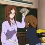  animated animated_gif hirasawa_yui k-on! lowres money_slap multiple_girls screencap yamanaka_sawako 