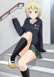  bad_id bad_pixiv_id blonde_hair green_eyes hood hoodie kneehighs kon_futaba mousou_(mousou_temporary) school_uniform shoes short_hair sitting sitting_on_stairs skirt sleeves_past_wrists solo soredemo_machi_wa_mawatteiru stairs uwabaki 