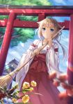  1girl alternate_costume blonde_hair blue_eyes blue_sky braid broom cevio cloud cloudy_sky commentary_request day expressionless flower hakama highres holding holding_broom japanese_clothes kimono looking_at_viewer miko multicolored_hair one_(cevio) orange_hair outdoors red_hakama short_hair_with_long_locks shrine single_braid sky solo torii tree white_kimono wide_sleeves 