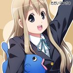  ac_japan blonde_hair blue_eyes eyebrows fish k-on! kotobuki_tsumugi long_hair quality sayousuke school_uniform solo stuffed_animal stuffed_toy sunfish tadai_manbou thick_eyebrows translated 