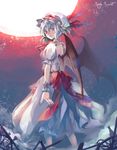  bat bat_wings broken fence fori from_behind full_moon hat highres light_smile looking_back moon nail_polish red_eyes remilia_scarlet short_hair silver_hair slit_pupils solo touhou wings wrist_cuffs 