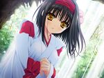  black_hair game_cg japanese_clothes kurenai_no_tsuki miko riv saginomiya_sunao short_hair yellow_eyes 