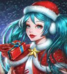  1girl aqua_eyes aqua_hair blue_ribbon breasts christmas chromatic_aberration closed_mouth commentary_request eyelashes fur-trimmed_hat fur_trim gift gloves hat hatsune_miku highres long_hair looking_at_viewer medium_breasts red_gloves red_hat red_lips rena_illusion ribbon santa_hat shiny shiny_hair solo sparkle star twintails very_long_hair vocaloid 