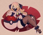  1girl alternate_costume artist_name bare_shoulders black_lips blonde_hair blue_eyes breasts brown_background cleavage commentary cresscin cynthia_(pokemon) english_commentary eyelashes full_body groin hair_over_one_eye high_heels highres large_breasts long_hair navel pantyhose parted_lips poke_ball pokemon pokemon_dppt red_background signature sitting solo two-tone_background 
