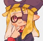  1girl blonde_hair closed_mouth commentary_request commission eyepatch hat highres inkling_girl inkling_player_character long_hair ochocho2828 pink_eyes pirate_hat pointy_ears simple_background smile solo splatoon_(series) tentacle_hair upper_body v white_background 