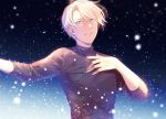  1boy black_shirt blue_eyes hand_on_own_chest male_focus shirt silver_hair smile snowing turtleneck upper_body viktor_nikiforov yuri!!!_on_ice yuyu_(yuyudesu0806) 