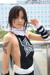  asian backless bleach breasts cosplay highres photo ponytail shihouin_yoruichi sideboob sleeveless tooru tooru_(cosplayer) 