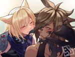  2boys animal_ears au_ra blonde_hair blue_eyes blue_scarf blush brown_hair cat_boy cat_ears closed_eyes dark-skinned_male dark_skin dragon_horns final_fantasy final_fantasy_xiv heart horns kiss looking_at_another male_focus miqo&#039;te multiple_boys parted_lips portrait scarf shiroesa short_hair sweat warrior_of_light_(ff14) white_background yaoi 