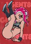  1girl agent_8_(splatoon) bare_shoulders black_footwear black_wristband boots breasts character_name dark-skinned_female dark_skin full_body hand_on_own_thigh highres legs_up medium_breasts medium_hair muramasa_mikado octoling_girl octoling_player_character orange_eyes parted_lips pink_hair red_background solo splatoon_(series) splatoon_2 splatoon_2:_octo_expansion suction_cups tentacle_hair underboob wristband 