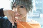  akira akira_(togainu_no_chi) cosplay dog_tags photo saya saya_(cosplayer) silver_hair togainu_no_chi 