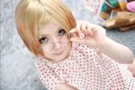  blonde_hair child cosplay dress glasses ichigo_mashimaro mamiya_tamaki photo sakuragi_matsuri strawberry_pattern 