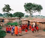  africa camera dress kenya leah_dizon photo tribe village 