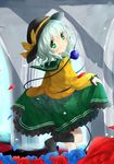  bow flower green_eyes green_hair hat hat_bow komeiji_koishi looking_back petals rose skirt_hold smile solo third_eye touhou tsukikusa 