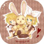  1girl :d ;d aqua_eyes argyle argyle_background bare_shoulders blonde_hair brother_and_sister character_name copyright_name detached_sleeves hair_ornament hairband hairclip headset heart kagamine_len kagamine_rin lowres mikanniro one_eye_closed open_mouth siblings smile stuffed_animal stuffed_bunny stuffed_toy twins vocaloid 