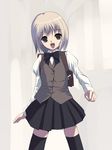  bow natori_(natorism) original school_uniform short_hair solo thighhighs zettai_ryouiki 