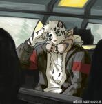  1boy absurdres aged_down animal_ears arknights elbow_rest furry furry_male headphones highres hood hoodie male_focus mountain_(arknights) neck_pillow short_hair solo thick_eyebrows tiger_boy tiger_ears upper_body white_hair yingou_li_de_wenyi_zhi_yuan 