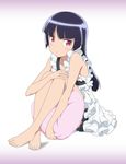  bangs barefoot black_hair blunt_bangs blush feet gokou_ruri hand_on_own_knee highres legs long_hair long_legs looking_at_viewer mole mole_under_eye ore_no_imouto_ga_konna_ni_kawaii_wake_ga_nai pillow purple_eyes sitting smile_(rz) solo vector_trace 