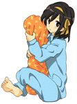  brown_hair hug medium_hair naiya pajamas pillow pillow_hug ribbon solo suzumiya_haruhi suzumiya_haruhi_no_yuuutsu 