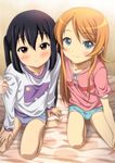  arm_support barefoot black_hair blue_eyes blush brown_eyes brown_hair casual crossover hair_ornament hairclip hand_on_own_knee highres hug k-on! kousaka_kirino long_hair looking_at_viewer multiple_girls nakano_azusa ore_no_imouto_ga_konna_ni_kawaii_wake_ga_nai ryunnu seiyuu_connection shorts sitting smile taketatsu_ayana twintails wariza 