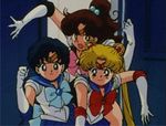  90s animated animated_gif bishoujo_senshi_sailor_moon blonde_hair blue_hair brown_hair implied_pantyshot kino_makoto lowres mizuno_ami sailor_jupiter sailor_mercury sailor_moon tsukino_usagi 