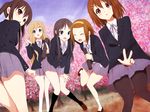  akiyama_mio black_hair blonde_hair bow brown_eyes brown_hair closed_eyes hairband hirasawa_yui k-on! kotobuki_tsumugi leaning_forward long_hair looking_back multiple_girls nakano_azusa niwatori_kokezou pantyhose red_eyes tainaka_ritsu v 