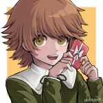  1boy :d artist_name box brown_background brown_hair danganronpa:_trigger_happy_havoc danganronpa_(series) flipped_hair fujisaki_chihiro green_eyes green_shirt highres holding holding_box long_sleeves male_focus neck_ribbon ribbon rkyo43 shirt smile solo teeth upper_body upper_teeth_only white_background 