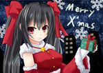  alternate_costume bell black_hair bow christmas detached_sleeves ears gift hair_bow hair_ornament highres long_hair neptune_(series) noire red_eyes sarvuant smile snowflakes solo star twintails very_long_hair 
