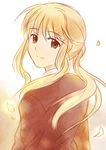  androgynous blonde_hair feesh grey_eyes long_hair looking_back male_focus petals ponytail simple_background smile solo umineko_no_naku_koro_ni ushiromiya_lion wind 