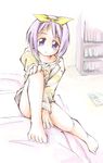  barefoot casual feet hiiragi_tsukasa jason_(kaiten_kussaku_kikou) lucky_star ribbon sitting solo 