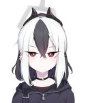  1girl black_choker black_hair black_hood black_hoodie black_horns black_shirt blue_archive bright_pupils choker closed_mouth commentary_request demon_horns double-parted_bangs earclip grey_halo hair_between_eyes halo hood hoodie horns kayoko_(blue_archive) long_hair long_sleeves looking_at_viewer mole mole_on_neck multicolored_hair ponytail red_eyes shirt sidelocks simple_background solo t-bth two-tone_hair upper_body white_background white_hair white_pupils 