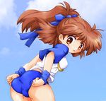  adjusting_buruma adjusting_clothes arle_nadja bad_id bad_pixiv_id blue_background brown_eyes brown_hair buruma half_updo looking_back madou_monogatari panties panties_under_buruma puyopuyo raglan_sleeves short_hair solo underwear white_panties zipang_(zip@ng_works) 