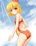  aki_shizuha ass blonde_hair blush competition_swimsuit hair_ornament leaf_hair_ornament looking_back mokuyou one-piece_swimsuit short_hair solo swimsuit touhou yellow_eyes 