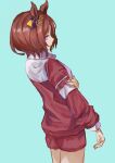  1girl animal_ears artistic_error blue_background brown_hair e_nnihql from_side gym_uniform highres horse_ears horse_girl jacket looking_at_viewer looking_to_the_side no_tail pink_eyes red_jacket red_shorts red_track_suit sakura_laurel_(umamusume) short_hair shorts simple_background solo tracen_training_uniform umamusume 