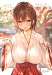  1girl absurdres blue_eyes blurry blurry_background breasts brown_hair cowboy_shot hakama hakama_skirt highres japanese_clothes large_breasts looking_at_viewer miko new_year original red_skirt ribbon-trimmed_sleeves ribbon_trim short_hair shrine signature skirt snow solo sune_(mugendai) tree wide_sleeves 