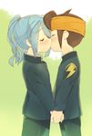  blue_hair blush brown_hair closed_eyes endou_mamoru gakuran hair_over_one_eye headband holding_hands inazuma_eleven inazuma_eleven_(series) kazemaru_ichirouta kiss lightning_bolt long_hair m_(pixiv9151) male_focus multiple_boys ponytail raimon raimon_school_uniform school_uniform yaoi 