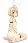  bad_id bad_pixiv_id barefoot blonde_hair blush dress feet full_body green_eyes hair_ribbon hyakuen_raitaa kagamine_rin looking_back ribbon short_hair simple_background sitting solo sundress vocaloid wariza 