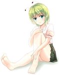  antennae bad_id bad_pixiv_id barefoot blush full_body green_eyes green_hair highres legs looking_at_viewer short_hair simple_background skirt smile solo touhou wendell wriggle_nightbug 