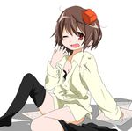  bad_id bad_pixiv_id blush brown_hair hat looking_at_viewer messy_hair one_eye_closed open_mouth pun2 red_eyes shameimaru_aya short_hair solo tears thighhighs touhou yawning 