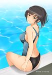  amagami ass black_hair brown_hair competition_swimsuit from_behind kishida-shiki looking_at_viewer one-piece_swimsuit ponytail pool poolside short_hair sitting soaking_feet solo swimsuit tsukahara_hibiki water 